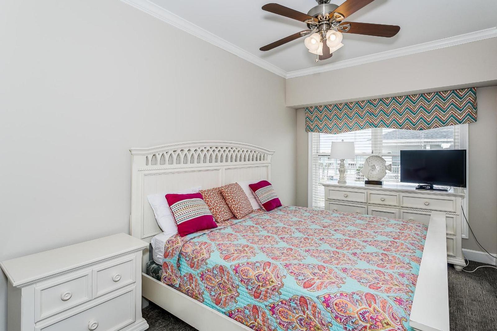 469 Fort Pickens Rd Main image 2